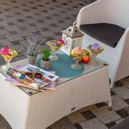 Apartment Andela 2 *