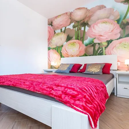 Apartment Andela 2 *